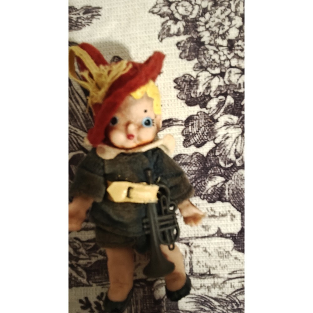 Mini MCM Souvenir Doll Boy In felt Hat - Picture 6 of 8